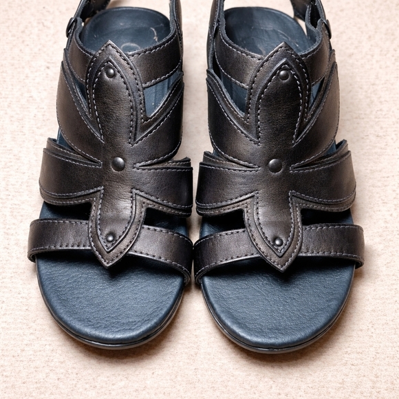 Dansko Nina Floral Cutout Wedge Sandals | Black Graphite Leather | EU 39 - Picture 6 of 12